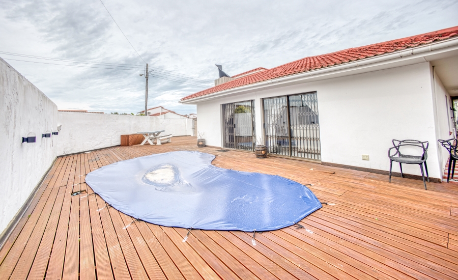 4 Bedroom Property for Sale in Beacon Bay Eastern Cape